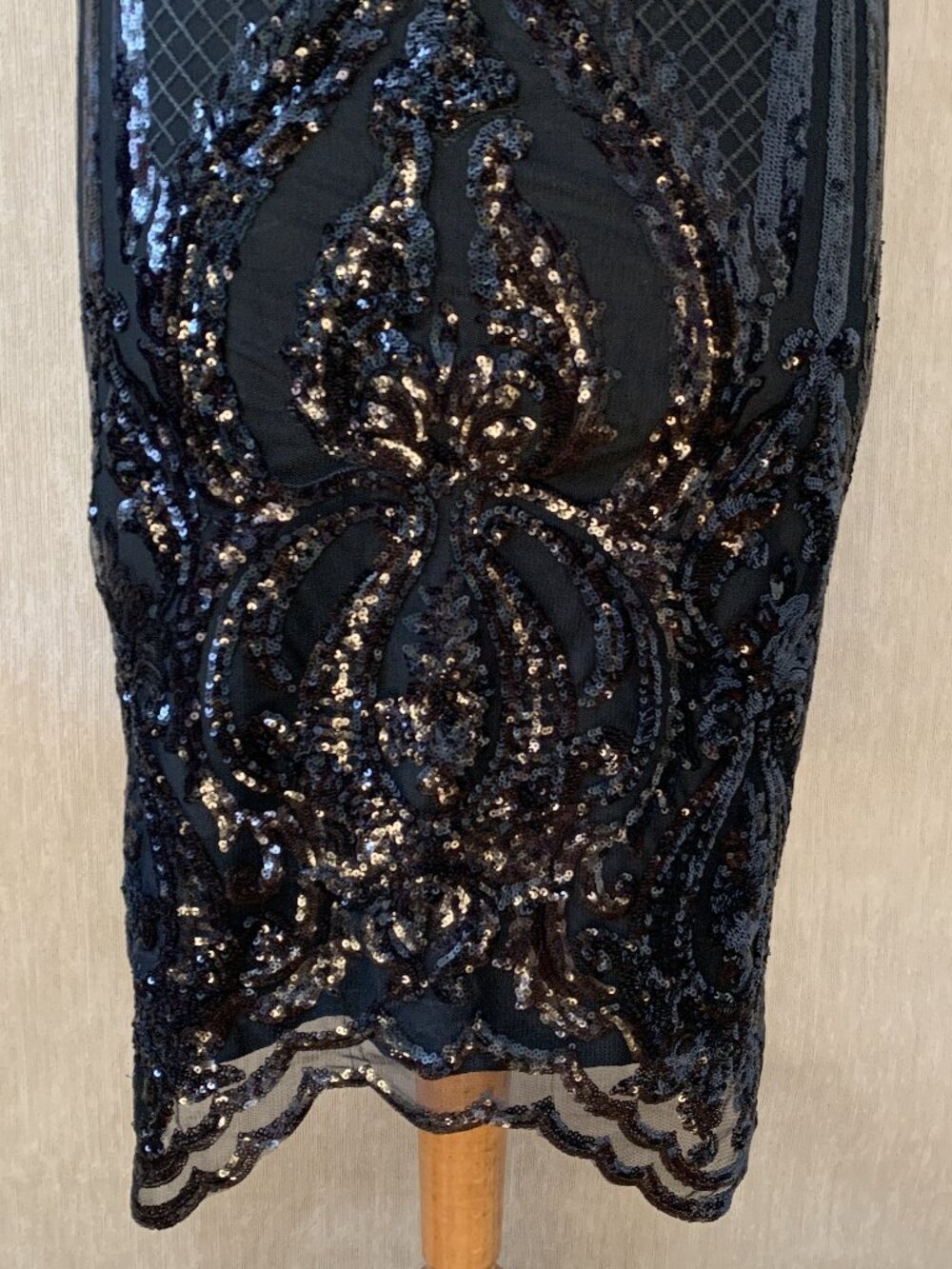 NWT Chi Chi London Margot Black Sequin Bodycon Midi Dress UK | Size 10 - Picture 4 of 10